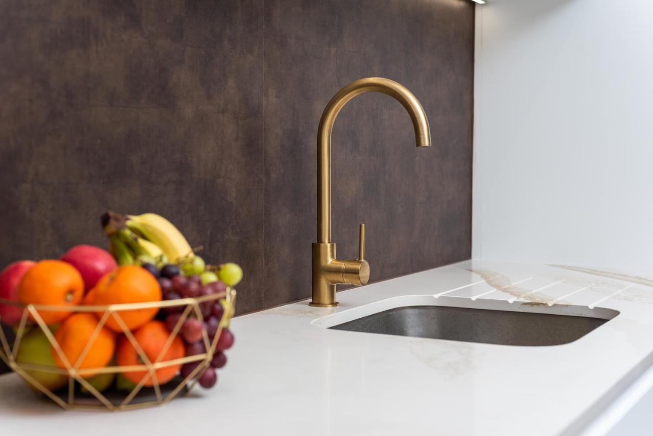 London'S Modern Nuance Apartment - Battersea Exterior foto